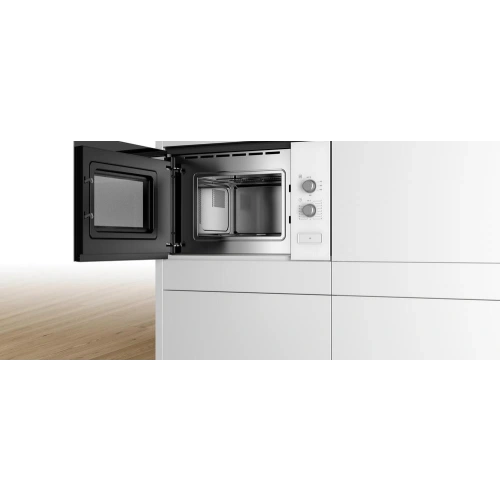 Встраиваемая микроволновая печь Bosch BFL520MW0